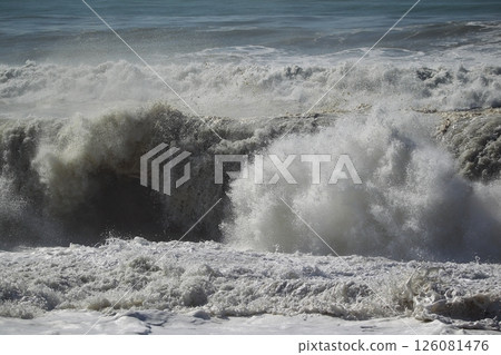 海浪拍擊桂濱 126081476