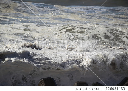 海浪拍擊桂濱 126081483