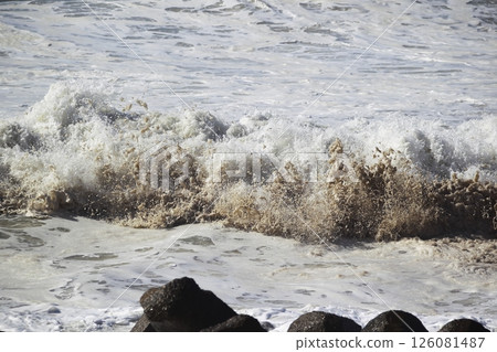 海浪拍擊桂濱 126081487