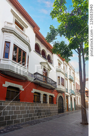 Traditional canarian architecture displaying vibrant colors in  Las Palmas de Gran Canaria 126083940