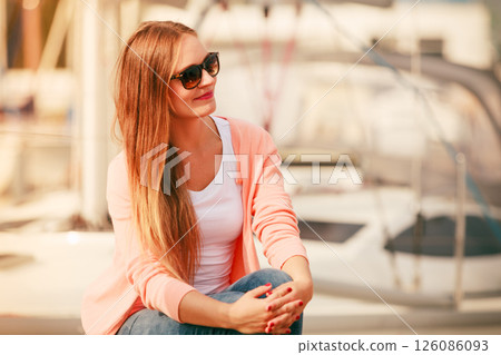 Portrait of beauty woman in summer Portrait of beauty woman in summer 126086093