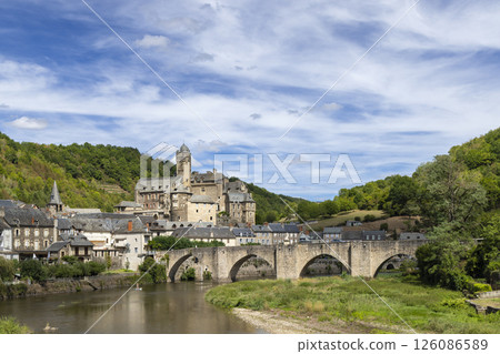 Historic Village of Estaing with Scenic Stone Bridge 126086589