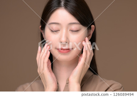 Women's beauty image 126089494