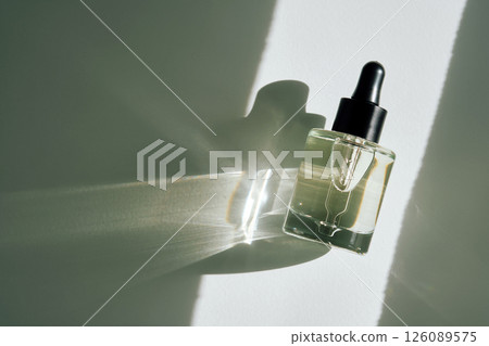 Serum extract for the face with bisabolol and squalane in the sun. 126089575