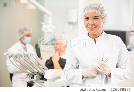 Young woman nurse in dental office 126089855
