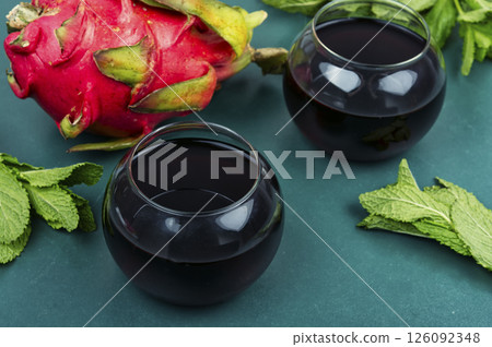 Natural dragon fruit juice, tropical fruits. 126092348