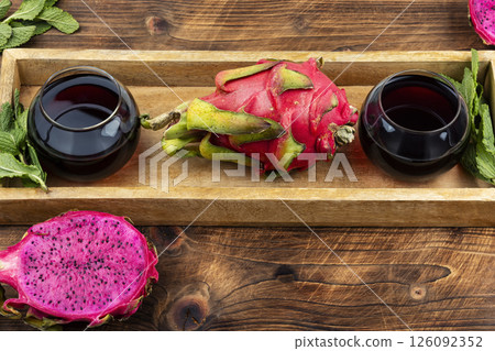 Dragon fruit juice, photos. 126092352