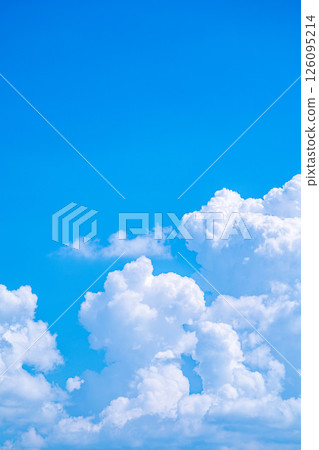 [Summer material] Image material of a summer sky with cumulonimbus clouds [Nagano Prefecture] 126095214