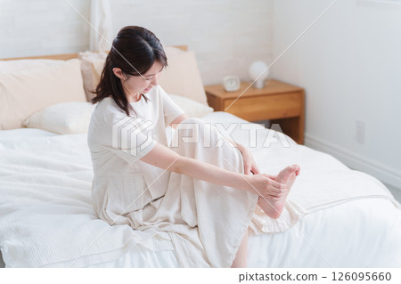 孕婦腿抽筋（肌肉抽筋） 126095660