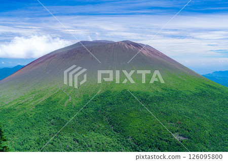 [山素材] 夏天從富美頭上看到的淺間山[長野縣] 126095800