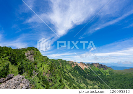 [山素材] 夏天從富美頭上看到的淺間山[長野縣] 126095813