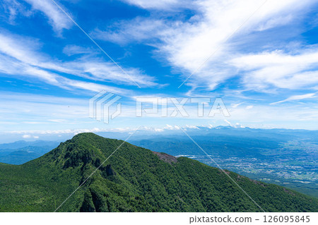 [山素材]夏天從富美頭上看到的善光寺廣場[長野縣] 126095845