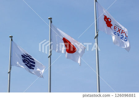 [Osaka Kansai Expo 2025] Flags fluttering 126096881