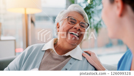 Elderly woman, nurse and laughing in home for funny conversation, healthcare advice and empathy. Senior patient, caregiver and happy for homecare assistance, kindness and medical help in retirement 126099328