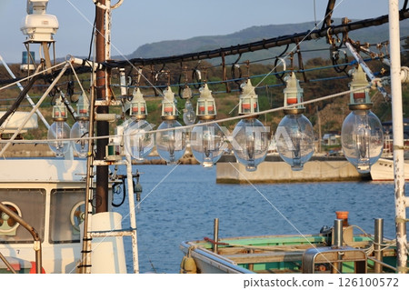 在黃昏的漁港 126100572