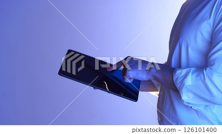 Digital innovation and smart work for a data-driven future. Strategic investment analysis and business growth. 126101400