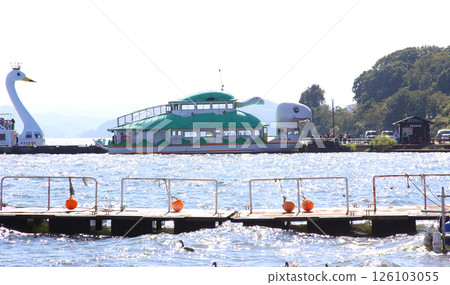 豬苗代湖, 豬苗代遊覽船, 豬苗代, 白鳥丸, 長濱, 湖畔, 龜丸, 天鵝船, 湖, 福島縣, 沖澤 豬苗代湖, 豬苗代遊覽船, 豬苗代, 白鳥丸, 長濱, 湖畔, 龜丸, 天鵝船, 湖, 福島縣, 沖澤 126103055