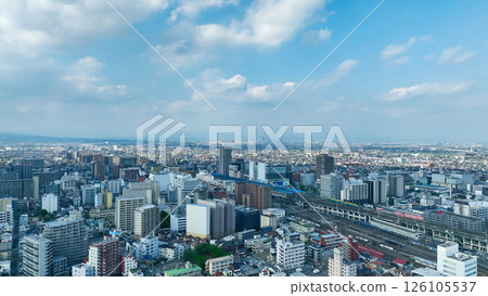 現代城市和鐵路的鳥瞰圖 126105537