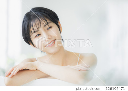 年輕女性的美麗形象 126106471