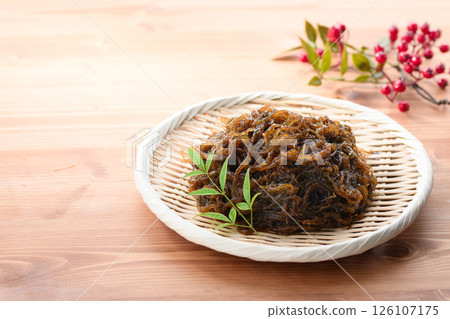 Okinawan mozuku seaweed arranged in a colander 126107175