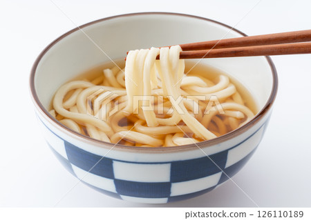 Delicious looking plain udon (kake udon) Delicious looking plain udon (kake udon) 126110189