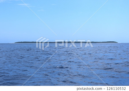 Panoramic view of Shimoji Island in Aragusuku Island (Panali Island) (view from the south) 126110532