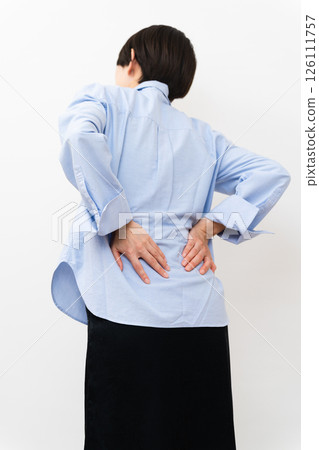 穿長袖襯衫的女人 126111757