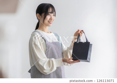 Shop clerk Shop clerk 126113071