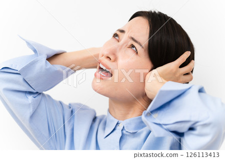 穿長袖襯衫的女人 126113413