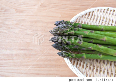 Green asparagus Green asparagus 126113424
