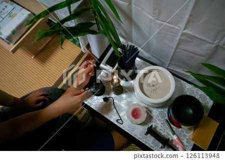 佛壇 手 手邊 126113948