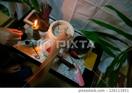 佛壇 手 手邊 126113951