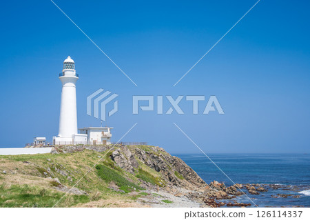 "Aomori Prefecture" The white Shiriyazaki Lighthouse, located at the edge of Honshu, Shimokita Peninsula 126114337