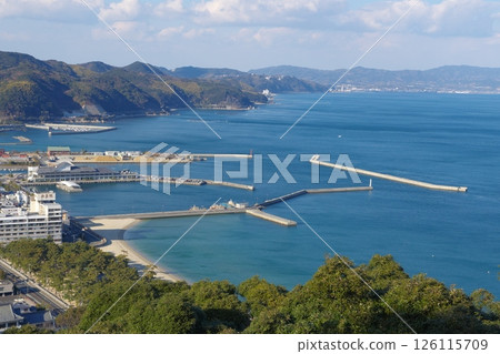 從三隈山洲本城眺望洲本港 從三隈山洲本城眺望洲本港 126115709