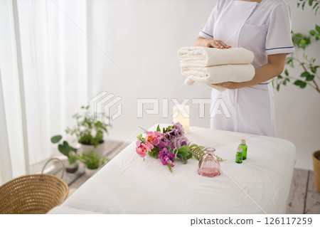 Beauty image esthetician 126117259