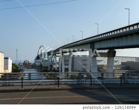 The New Kizugawa Bridge, which runs over the Kizugawa River The New Kizugawa Bridge, which runs over the Kizugawa River 126118094