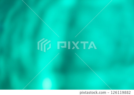 水面上搖曳的陰影的綠色圖像（庫存照片） 126119882