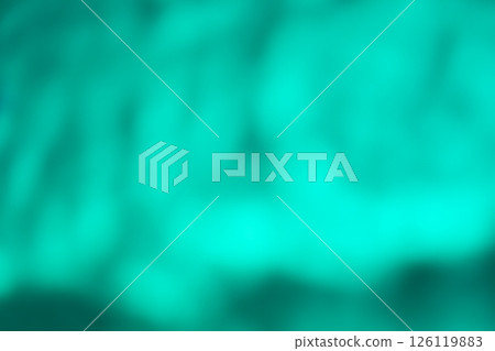 水面上搖曳的陰影的綠色圖像（庫存照片） 126119883