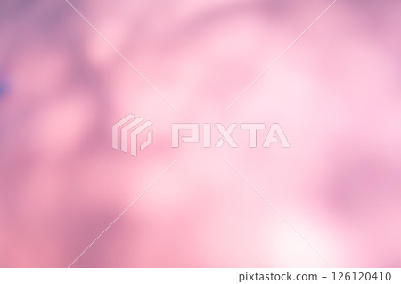 水中搖曳的粉紅色陰影影像（庫存照片） 126120410