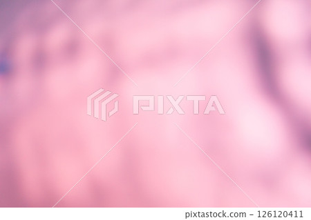 水中搖曳的粉紅色陰影影像（庫存照片） 126120411