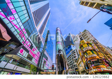 日本東京城市景觀，俯瞰澀谷櫻花舞台、澀谷塔、飲酒區等。 126123662