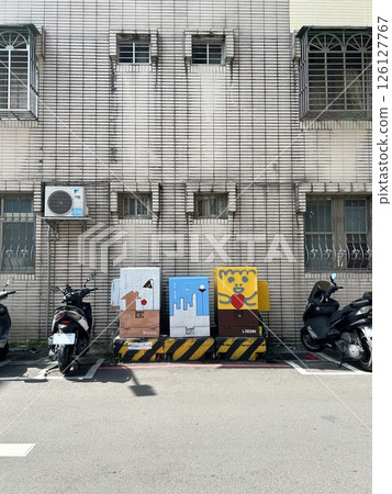 台北街角的變電箱 126127767
