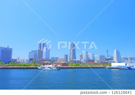 Scenery of Yokohama Red Brick Warehouse and Landmark Tower, Yokohama City, Kanagawa Prefecture 126128841