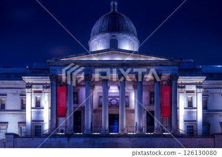 國家美術館博物館夜景(英國倫敦) 國家美術館博物館夜景(英國倫敦) 126130080