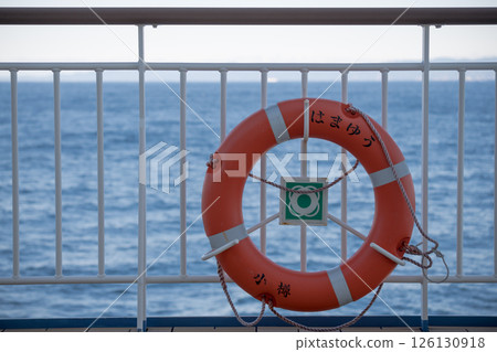 [Tokyo Kyushu Ferry Mayu - The deck of the Pacific Ocean during a rough storm] 126130918