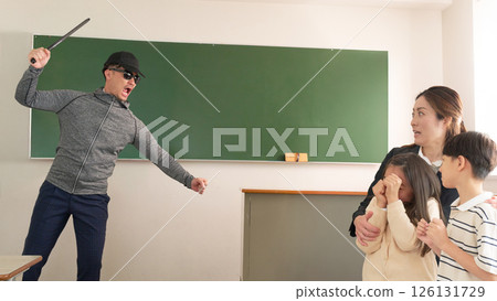 Suspicious person response training at an elementary school 126131729