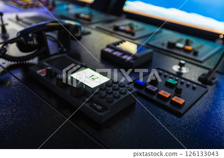 Vessel control panel systems featuring communication devices Vessel control panel systems featuring communication devices 126133043