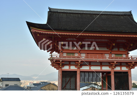 World Heritage Site Kiyomizu-dera Temple: Niomon Gate and Kyoto City (Higashiyama Ward, Kyoto City) World Heritage Site Kiyomizu-dera Temple: Niomon Gate and Kyoto City (Higashiyama Ward, Kyoto City) 126135079