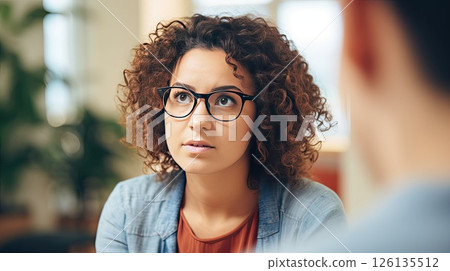 A woman at an appointment with a psychologist talks about his difficulties. Finding solutions to problems with a trusted doctor. Connecting the dots, unraveling personal narratives. 126135512