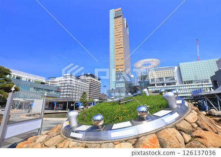 [Kagawa Prefecture] Sunport Takamatsu and Takamatsu Station Square on a sunny day 126137036